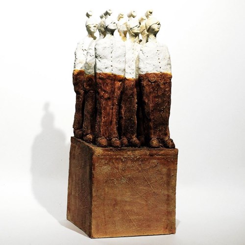 Rzeźba do salonu artysty Arek Szwed pod tytułem KTOŚ ZAWSZE REJESTRUJE
