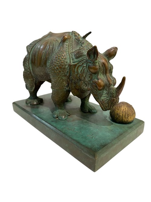 Rzeźba do salonu artysty Salvador Dali pod tytułem Rhinoceros (155 z 350), II poł. XX w.