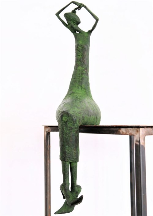 Rzeźba do salonu artysty Zbigniew Jarocki pod tytułem Kobieta