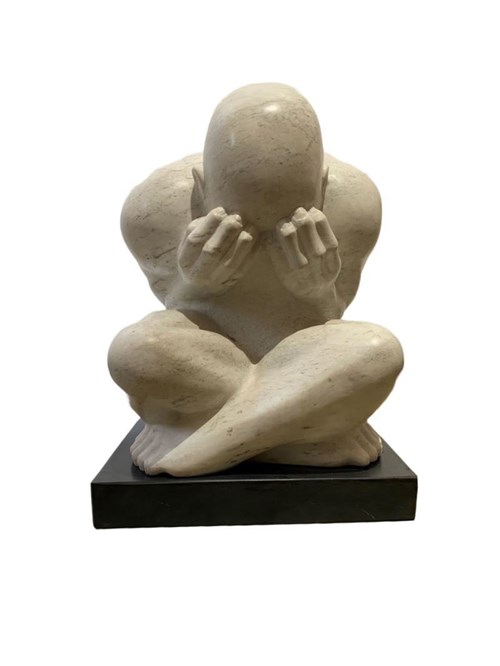 Living room sculpture by Krzysztof Pawłowski titled Thinker