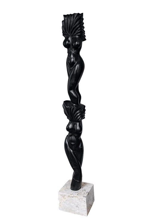 Rzeźba do salonu artysty Krzysztof Pawłowski pod tytułem Czarny totem kobiecy