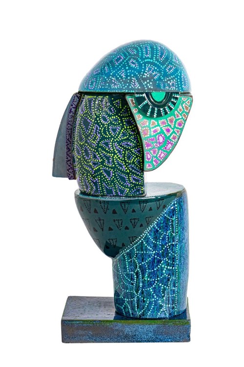 Rzeźba do salonu artysty Maria Kostrzewska-Baron pod tytułem Głowa geometryczna II (niebiesko-zielona)
