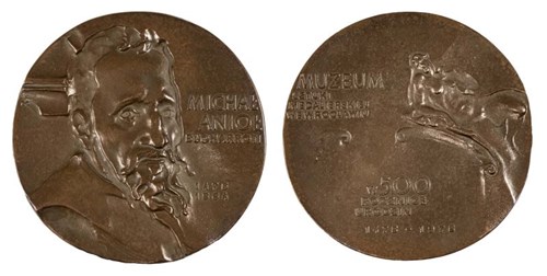 Rzeźba do salonu artysty Ewa Olszewska-Borys pod tytułem Medal z okazji 500. urodzin Michała Anioła