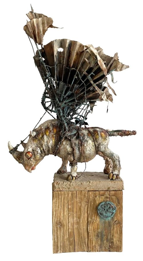Rzeźba do salonu artysty Kamila Karst pod tytułem Rhinoceratops