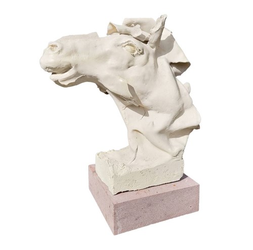 Rzeźba do salonu artysty Jacek Opała pod tytułem Koń