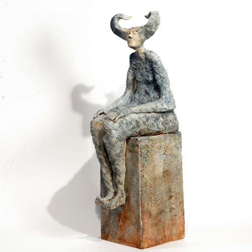 Rzeźba do salonu artysty Arek Szwed pod tytułem Niebieski Faun