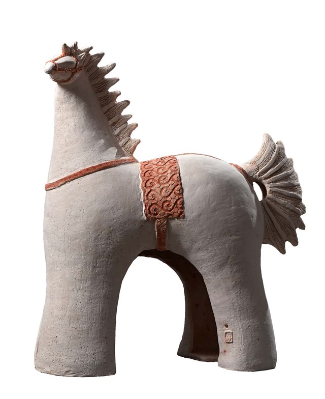 Living room sculpture by Marta Wasilczyk titled Viking horse
