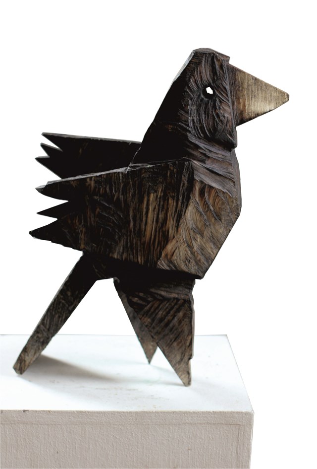 Rzeźba do salonu artysty Zbigniew Bury pod tytułem Z cyklu Ptaszki beskidzkie: Kruk 1