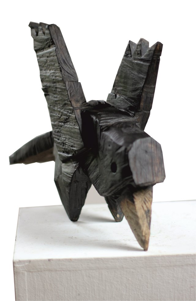 Rzeźba do salonu artysty Zbigniew Bury pod tytułem Z cyklu Ptaszki beskidzkie: Kruk 4 