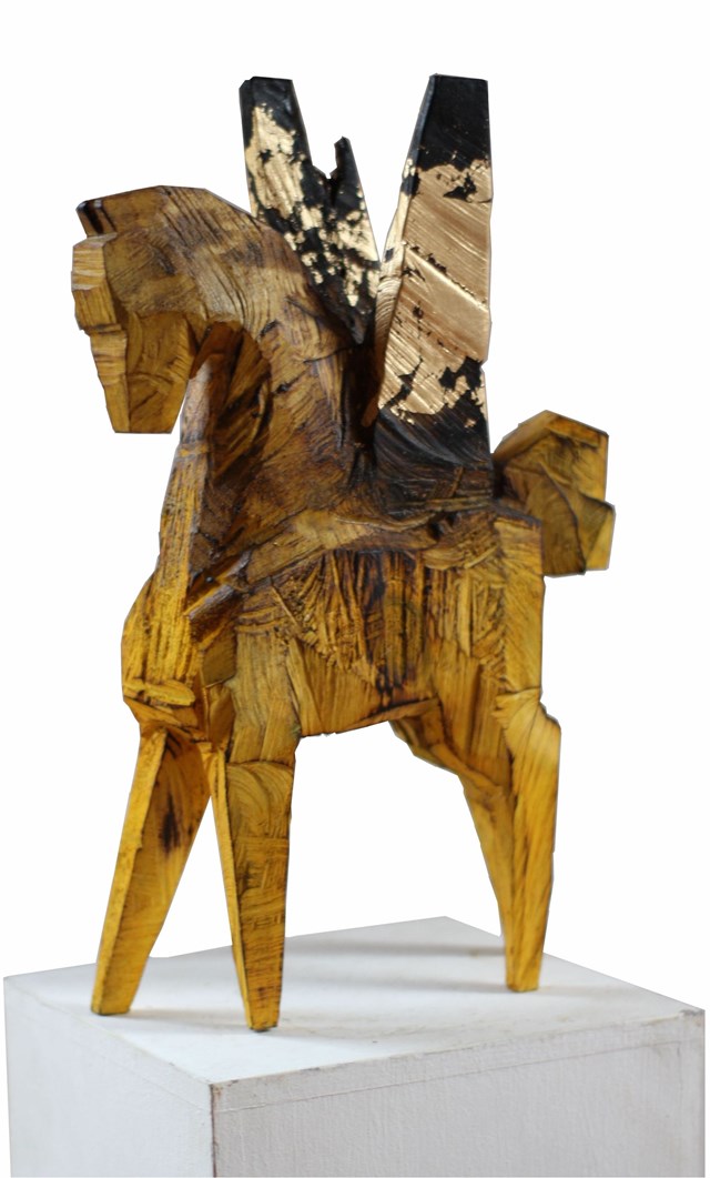 Rzeźba do salonu artysty Zbigniew Bury pod tytułem Z CYKLU KONIKI BESKIDZKIE BUREGO: WIERZBOWY KONIK III