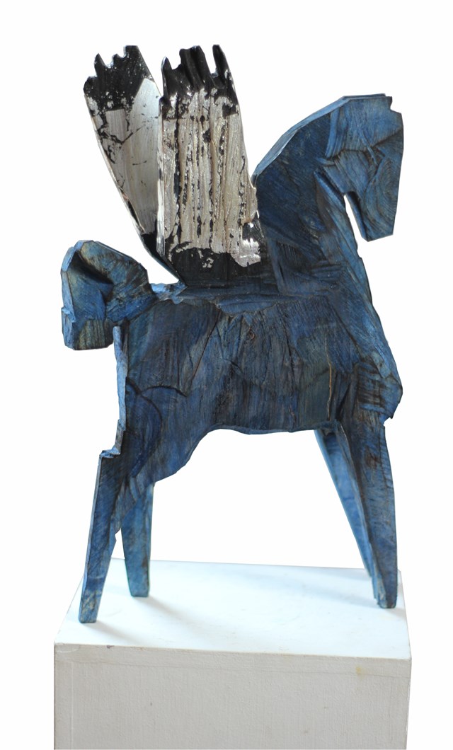 Rzeźba do salonu artysty Zbigniew Bury pod tytułem Z CYKLU KONIKI BESKIDZKIE BUREGO: WIERZBOWY KONIK IV