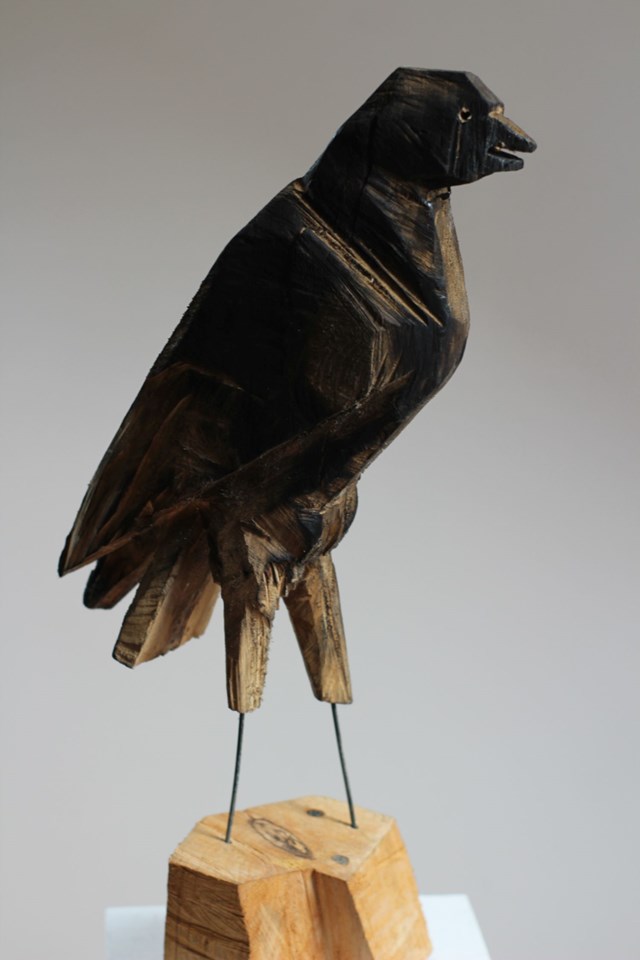 Rzeźba do salonu artysty Zbigniew Bury pod tytułem Czarny ptak