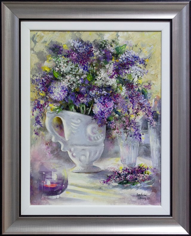 Living room painting by Anna Sandecka-Ląkocy titled Lilac bouquet