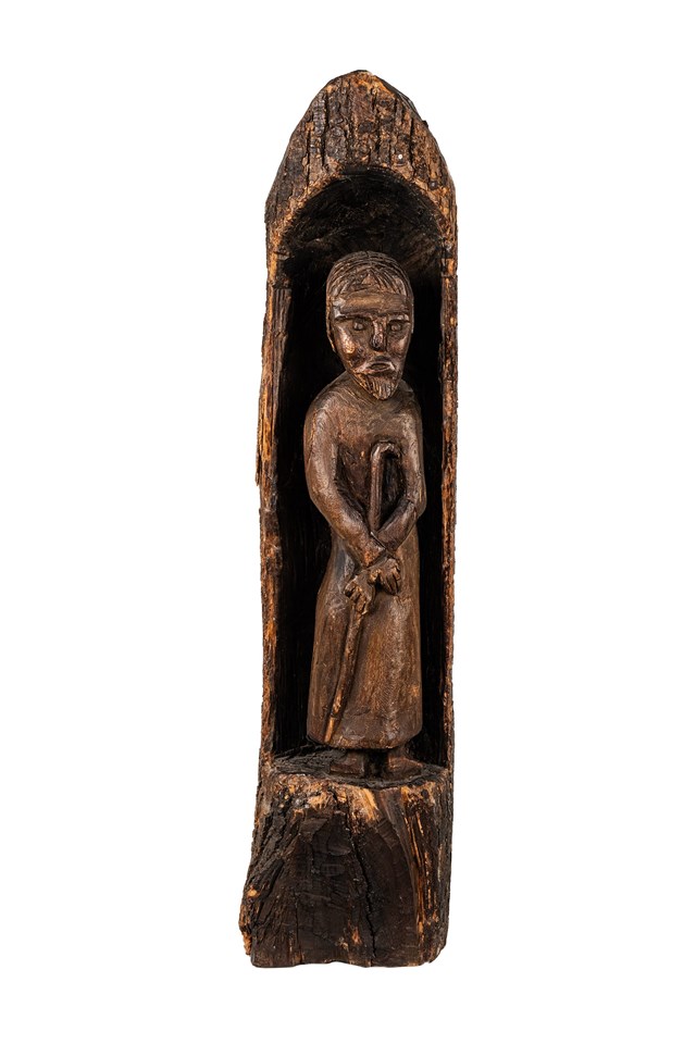 Living room sculpture by Artysta Nierozpoznany titled Figure in a Tree