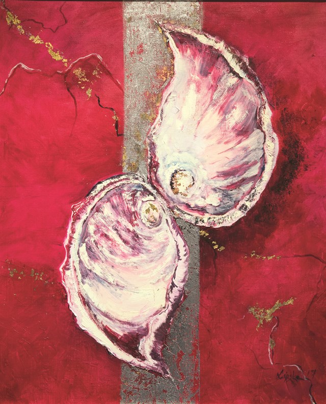 Living room painting by Katarzyna Lipska-Ziębińska titled Angel shells 2