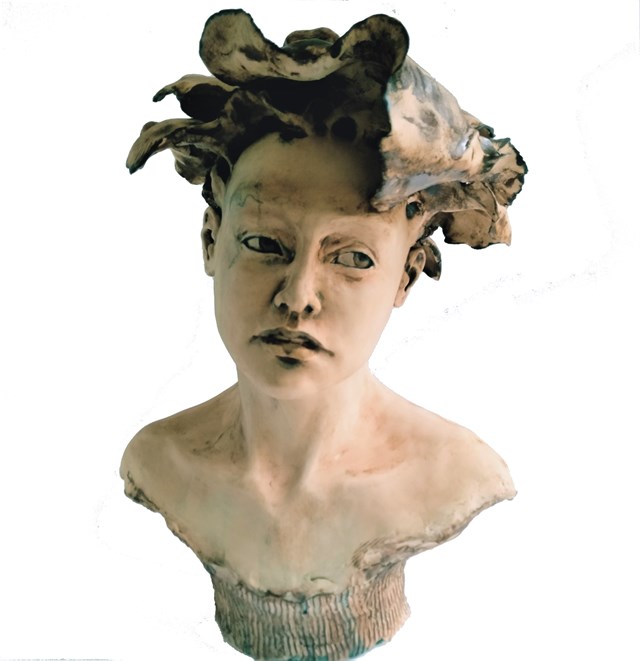 Rzeźba do salonu artysty Elżbieta Das pod tytułem Woman on the verge