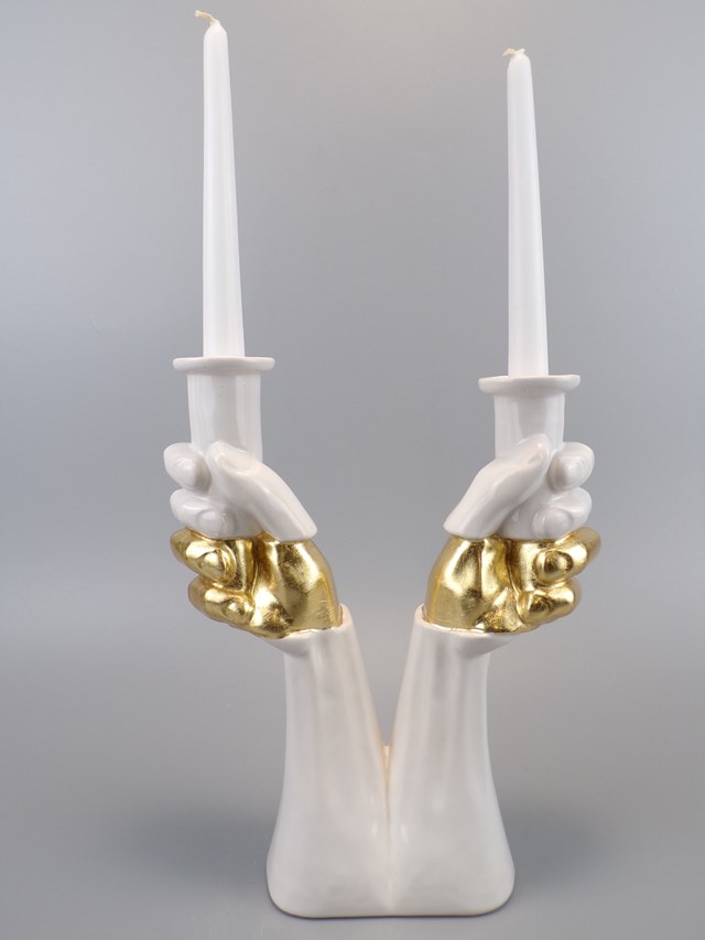 Rzeźba do salonu artysty Anna Hałat pod tytułem Rzeźba ,,Gest 01 "  świecznik