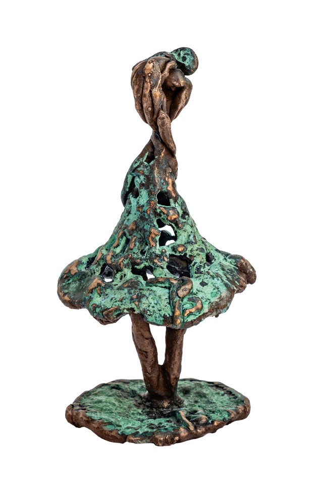 Rzeźba do salonu artysty Jadwiga Bardyszewska pod tytułem Tancerka
