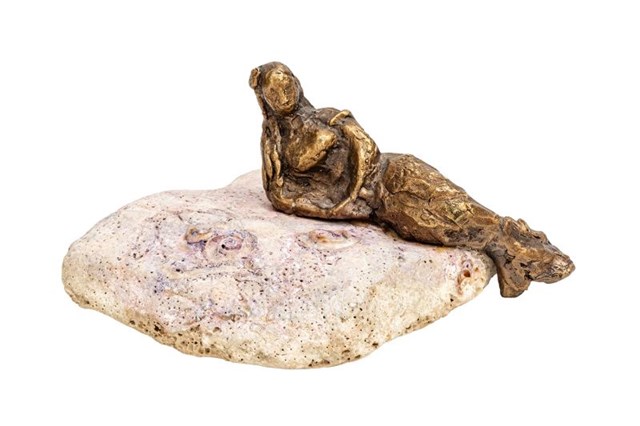 Living room sculpture by Jadwiga Bardyszewska titled Relaxing on the rock