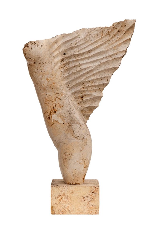 Living room sculpture by Krzysztof Pawłowski titled Akaiya II