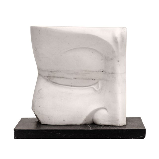 Living room sculpture by Krzysztof Pawłowski titled Kinak