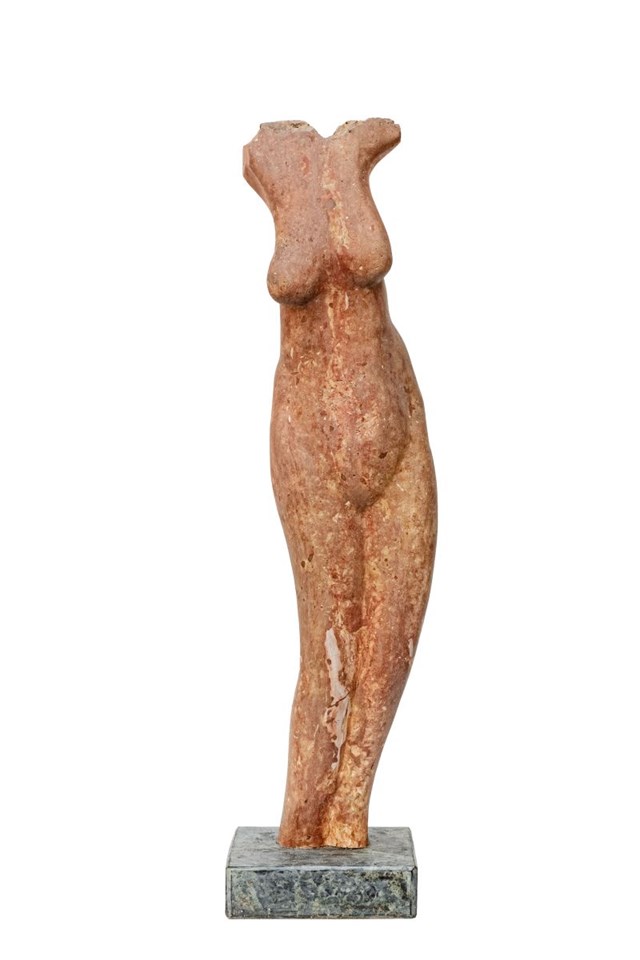 Living room sculpture by Krzysztof Pawłowski titled Aleknagik
