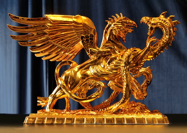 Rzeźba do salonu artysty Krzysztof Płonka pod tytułem Griffin Gold