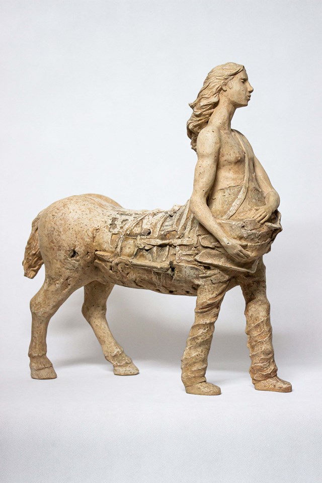 Rzeźba do salonu artysty Zbigniew Szczepańczyk pod tytułem Centaur