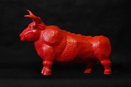 Rzeźba do salonu artysty Zbigniew Szczepańczyk pod tytułem Czerwony Byk2