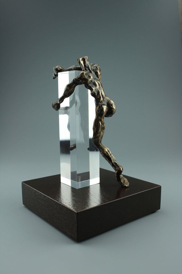Rzeźba do salonu artysty Tomasz Koclęga pod tytułem Appreciation Sui