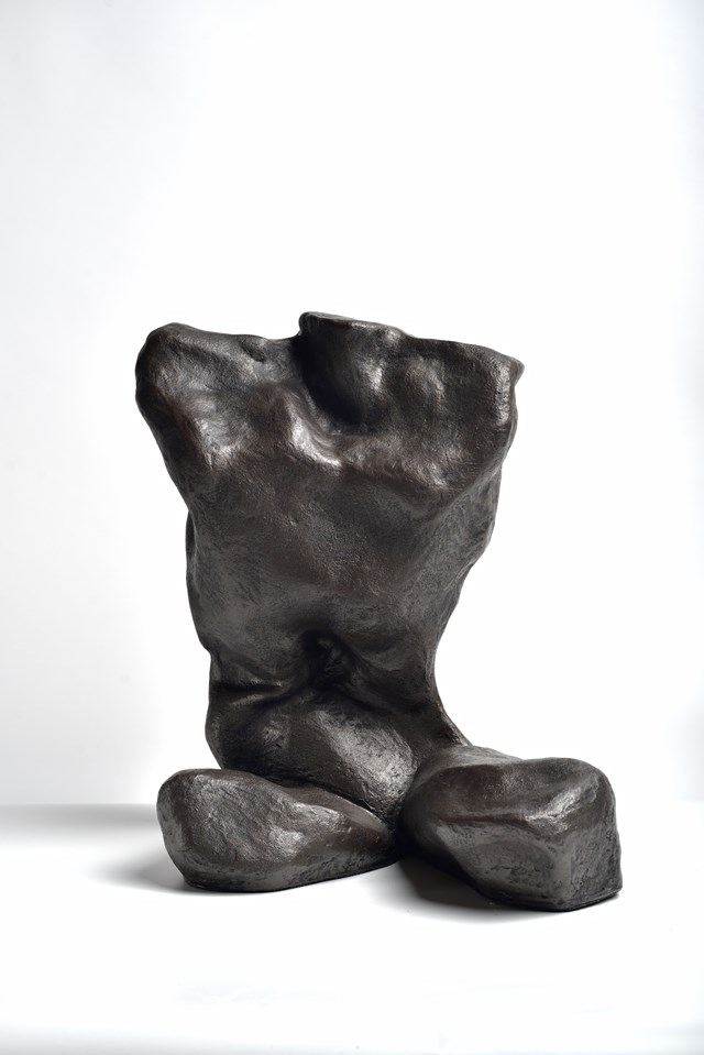 Living room sculpture by Jadwiga Kosikowska titled "Sitting"