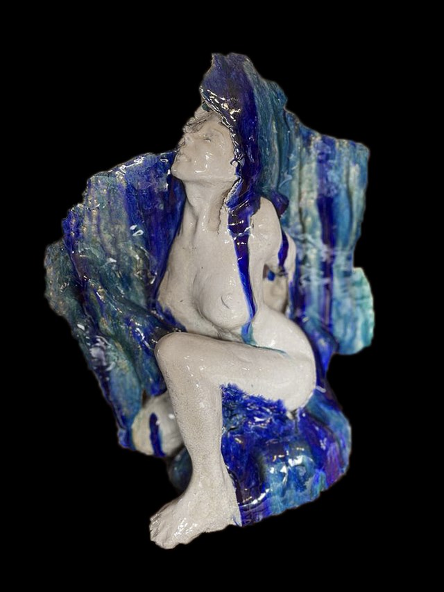 Rzeźba do salonu artysty Jacek Opała pod tytułem Abstrakcyjne myśli kobiece