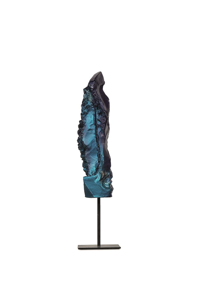Living room sculpture by Joanna Roszkowska titled BLUE TOTEM