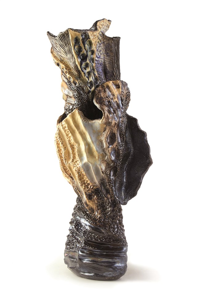 Rzeźba do salonu artysty Joanna Roszkowska pod tytułem GOLDEN ANEMONE