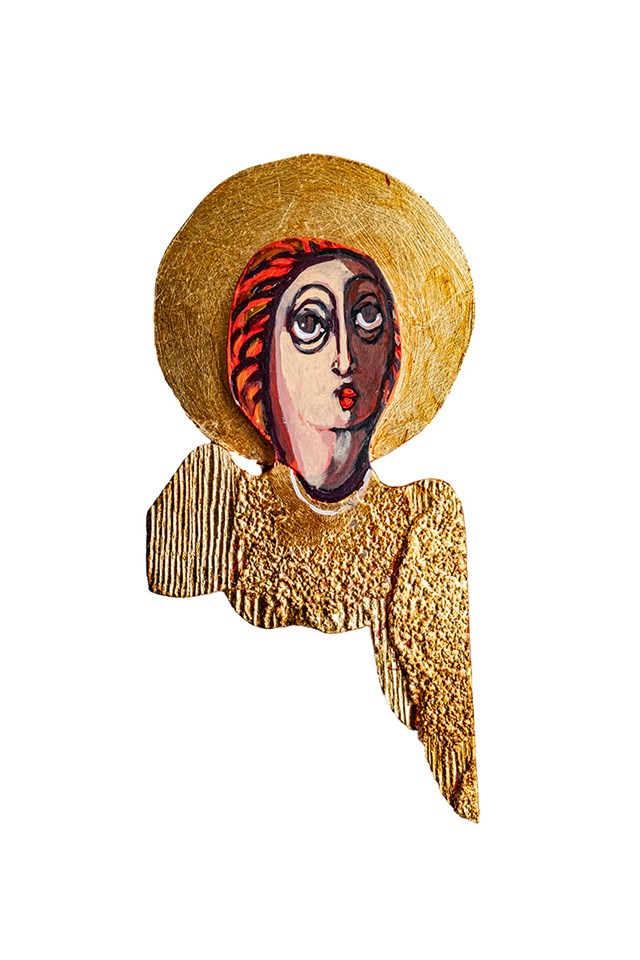 Living room sculpture by Aleksander Grzybek titled A golden seraph with red hair